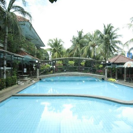 Pondok Serrata Hotel Semarang Exteriör bild