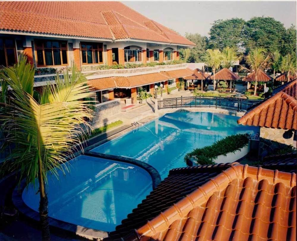 Pondok Serrata Hotel Semarang Exteriör bild