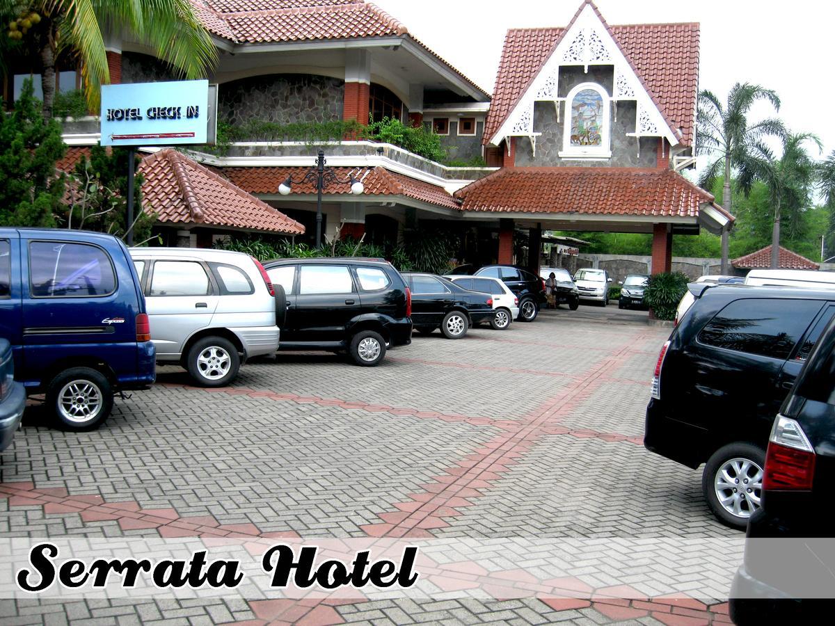 Pondok Serrata Hotel Semarang Exteriör bild