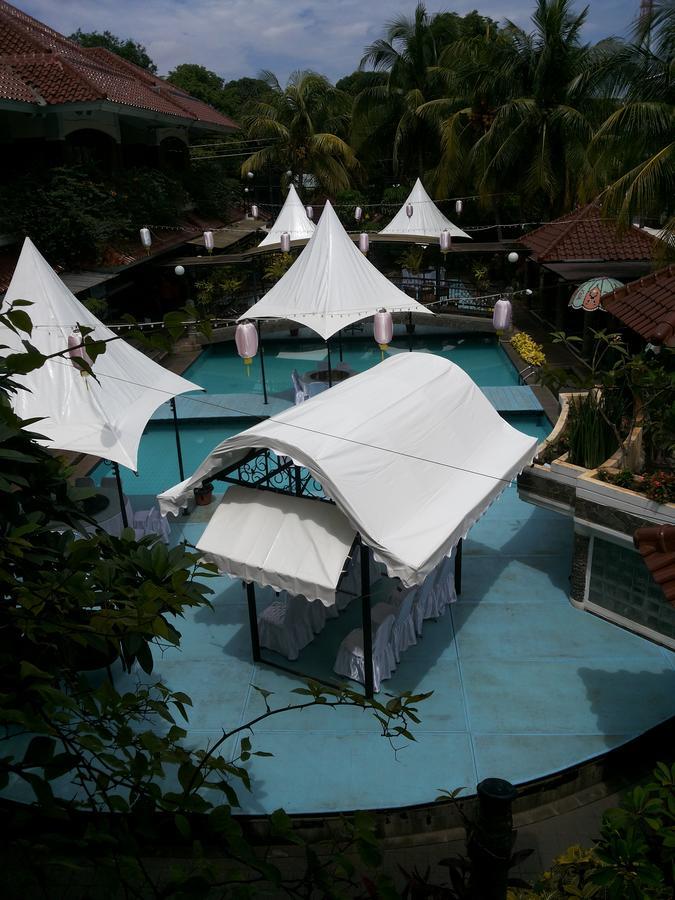 Pondok Serrata Hotel Semarang Exteriör bild