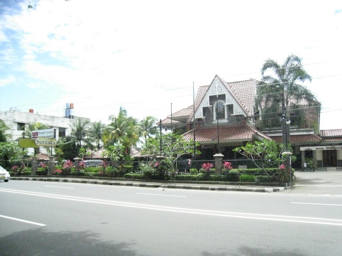 Pondok Serrata Hotel Semarang Exteriör bild